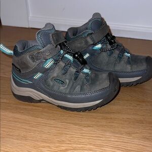 KEEN Kids' Black and Teal Boots